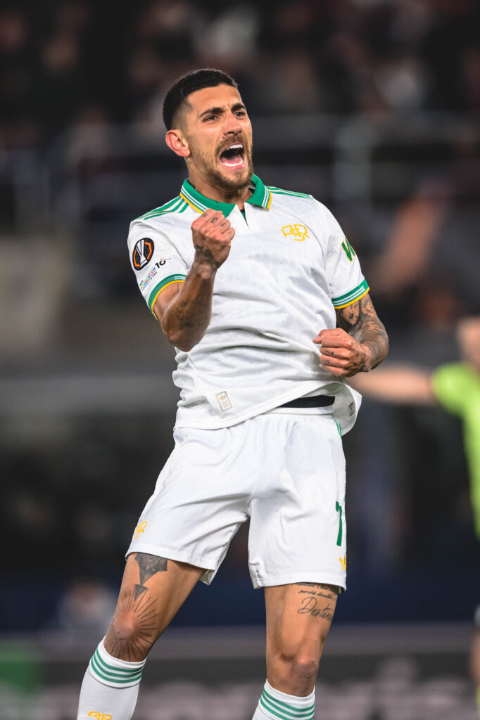 IMG_6707-682x1024 تعادل إيجابي في ذهاب دور 16 للدوري الأوروبي