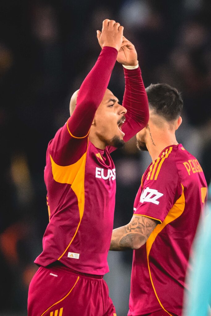 IMG_6870-683x1024 روما يغادر بطولة الدوري الأوروبي