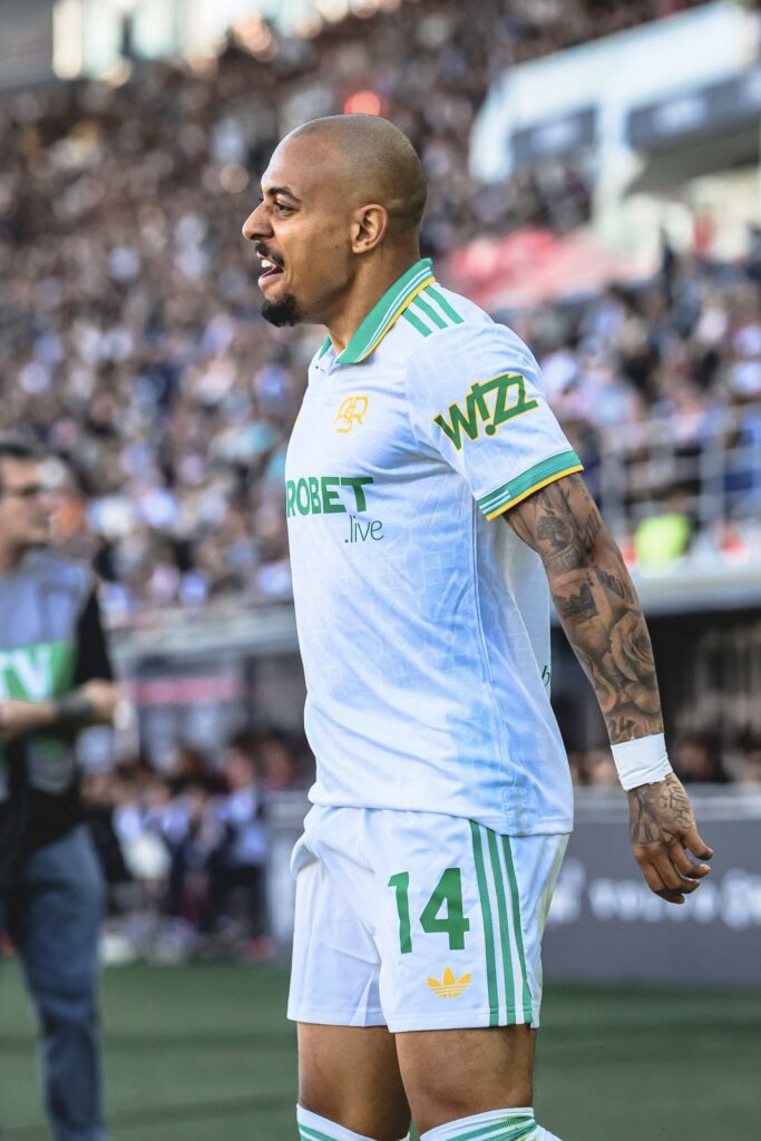 IMG_7579-683x1024 روما ينتصر على بولونيا ضمن الأسبوع 34