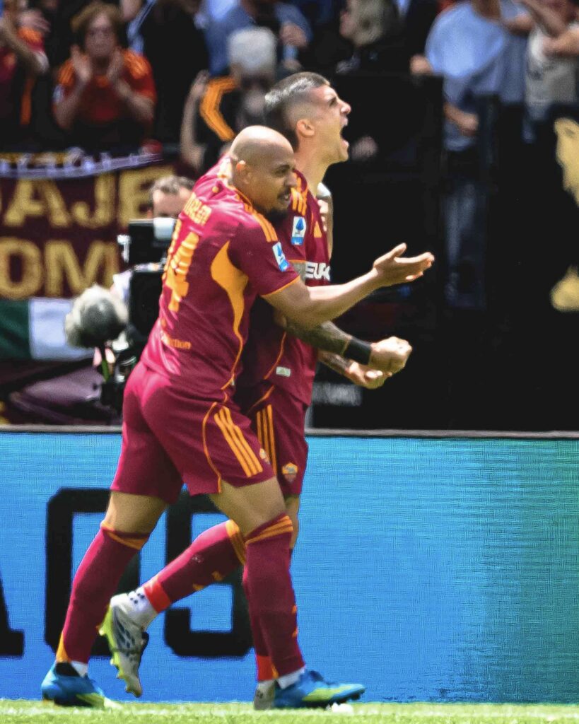 IMG_8372-819x1024 روما يحسم الديربي ويقترب من حلم الأبطال