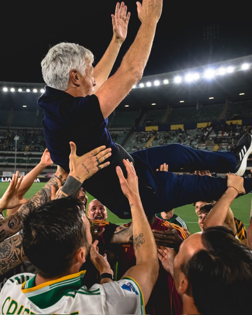 IMG_8673-819x1024 معرض صور - إحتفالات الذئاب بعد التأهل لدوري الأبطال