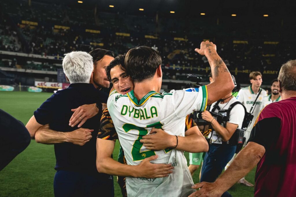 IMG_8717-1024x683 معرض صور - إحتفالات الذئاب بعد التأهل لدوري الأبطال
