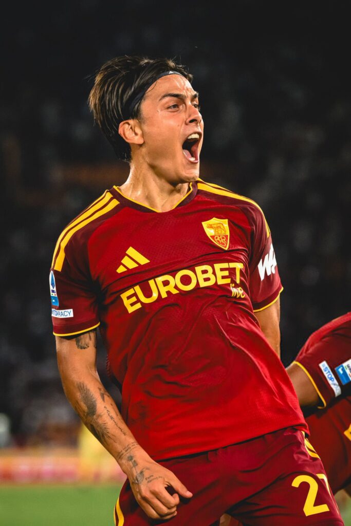 1318E8E1-4F73-4914-828C-3111C5752AFA-683x1024 روما يفتتح الموسم برباعية في شباك فيورنتينا