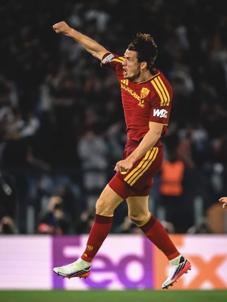 IMG_4807-768x1024 روما يفرّط في انتصار تاريخي