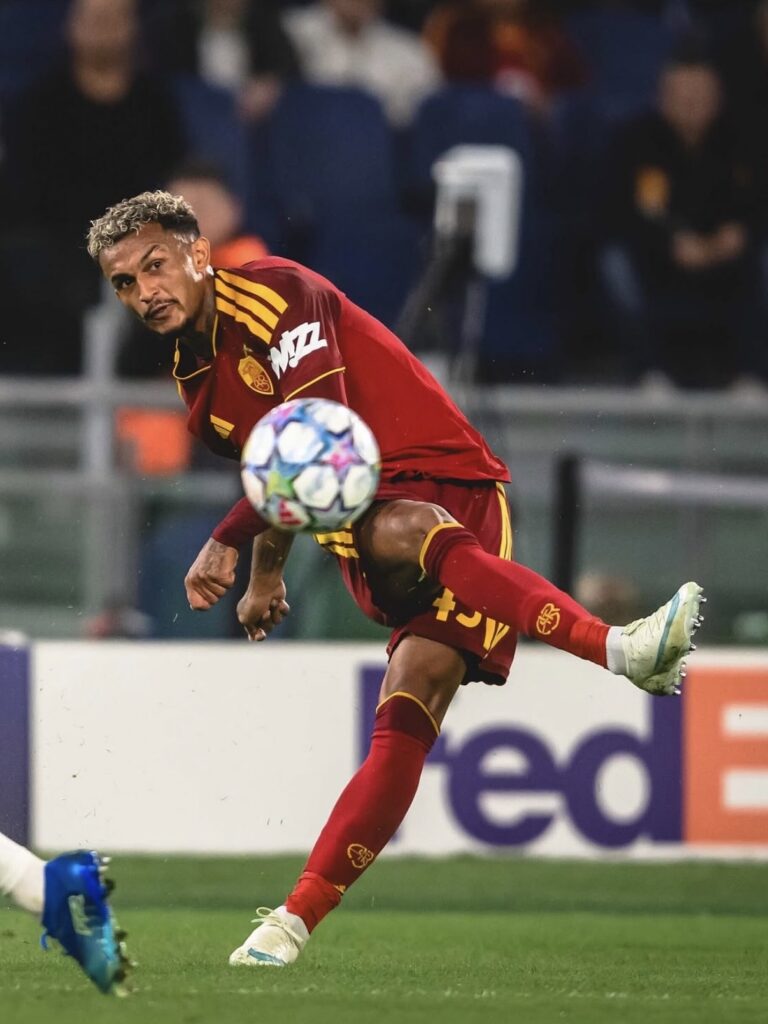 IMG_4808-768x1024 روما يفرّط في انتصار تاريخي